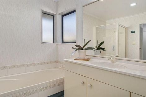 Photo of property in 8 Lynwood Place, Brookfield, Tauranga, 3110