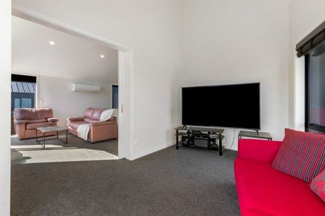 Photo of property in 8 Falconer Rise, Jacks Point, Queenstown, 9371