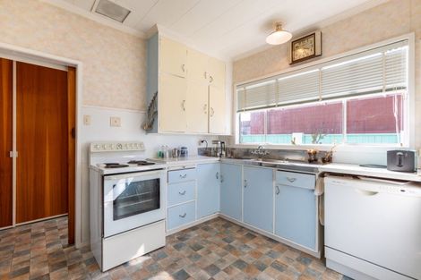 Photo of property in 25 Guy Street, Dannevirke, 4930