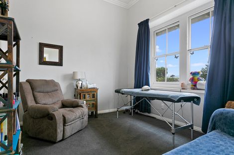 Photo of property in 233 Shakespeare Street, Leamington, Cambridge, 3432