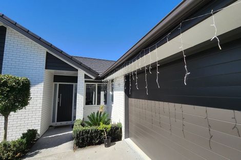 Photo of property in 8 Derwent Place, Flagstaff, Hamilton, 3210