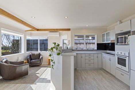 Photo of property in 2/13 Chatswood Grove, Fitzroy, New Plymouth, 4312