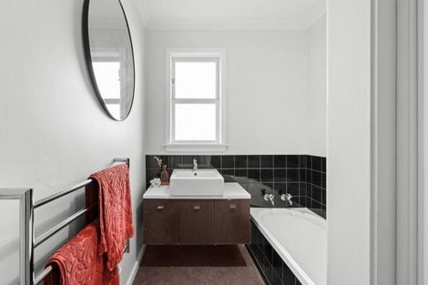 Photo of property in 17 Veronica Avenue, Marewa, Napier, 4110