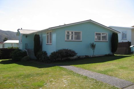 Photo of property in 37 Antrim Crescent, Wainuiomata, Lower Hutt, 5014