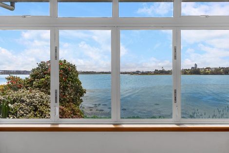 Photo of property in 2/67 Beresford Street, Bayswater, Auckland, 0622