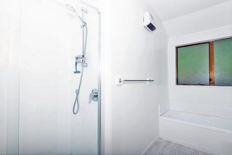 Photo of property in 22 Albatross Close, Whitby, Porirua, 5024