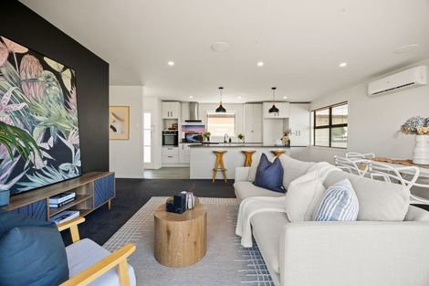 Photo of property in 100 Morrow Avenue, St Andrews, Hamilton, 3200