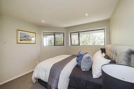 Photo of property in 51 Ruapehu Drive, Fitzherbert, Palmerston North, 4410