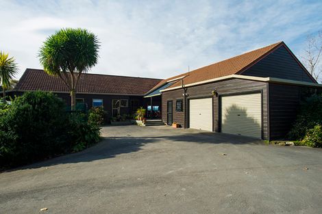 Photo of property in 52 Saddler Road, Muriwai, Gisborne, 4072