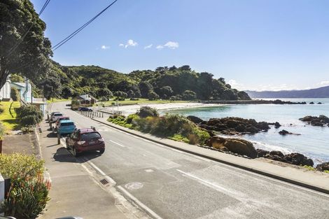 Photo of property in 491 Karaka Bay Road, Karaka Bays, Wellington, 6022