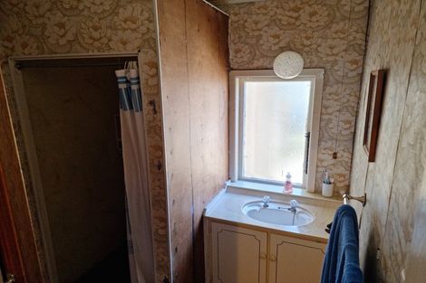 Photo of property in 18 Kent Street, Patea, 4520