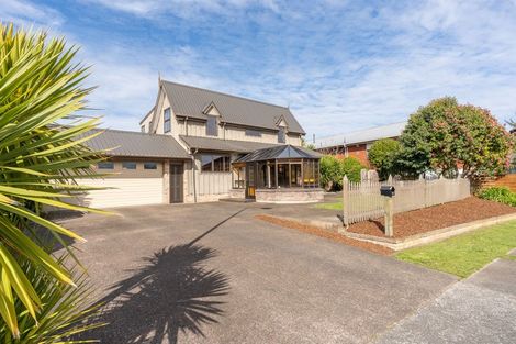 Photo of property in 92 Glen Lynne Avenue, Queenwood, Hamilton, 3210