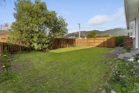 Photo of property in 15 Treadwell Street, Naenae, Lower Hutt, 5011