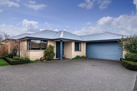 Photo of property in 2 Village Lane, Halswell, Christchurch, 8025