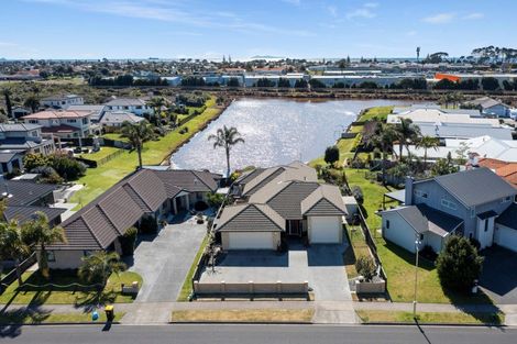 Photo of property in 143 Oriental Parade, Papamoa Beach, Papamoa, 3118