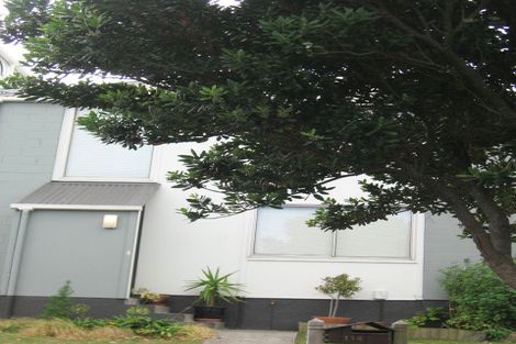 Photo of property in 116 Akaroa Drive, Maupuia, Wellington, 6022