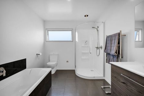 Photo of property in 5d Vardon Way, Waiwhakaiho, New Plymouth, 4312