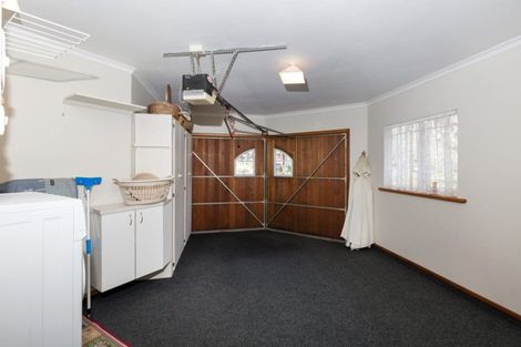 Photo of property in 8a Spencer Place, Merrilands, New Plymouth, 4312