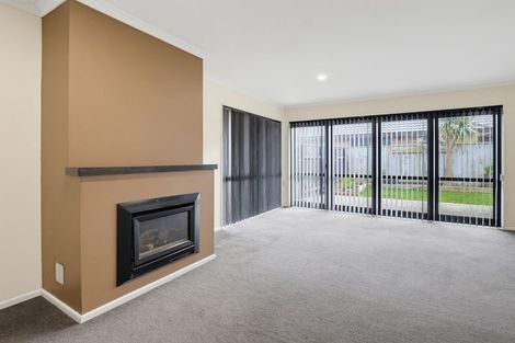 Photo of property in 72 Geneva Terrace, Kelvin Grove, Palmerston North, 4414