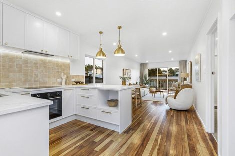 Photo of property in 56 Stott Avenue, Birkdale, Auckland, 0626