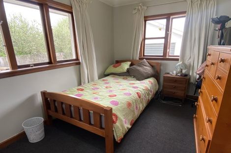 Photo of property in 70 Winters Road, Redwood, Christchurch, 8051