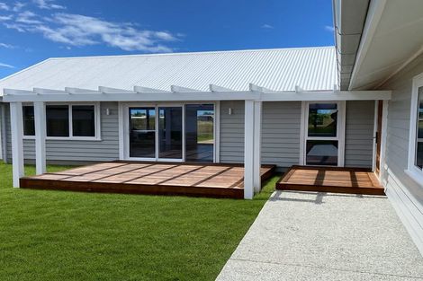 Photo of property in 156 Kupe Drive, Whitianga, 3510