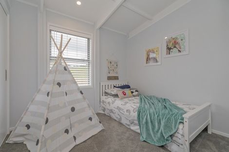 Photo of property in 35 Longreach Drive, Cooks Beach, Whitianga, 3591