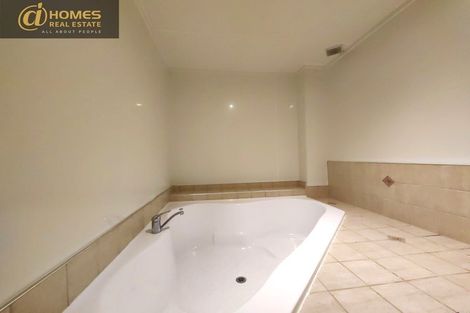 Photo of property in 40 Eyre Street, Henderson, Auckland, 0612