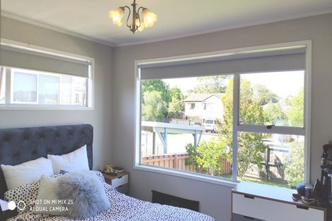 Photo of property in 15 Kelman Road, Kelston, Auckland, 0602