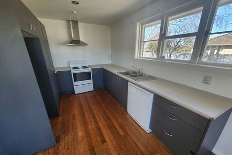 Photo of property in 28 Auburn Avenue, Upper Riccarton, Christchurch, 8041