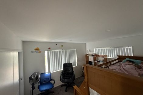 Photo of property in 5/12 Bangla Place, Massey, Auckland, 0614
