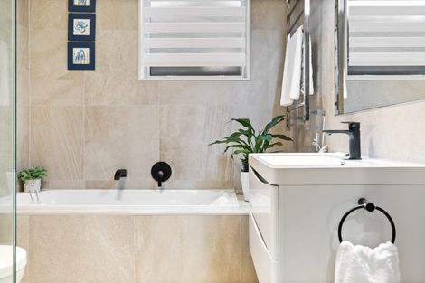 Photo of property in 21 Flavell Drive, Orewa, 0931