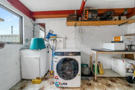 Photo of property in 5 Union Street, Merrilands, New Plymouth, 4312