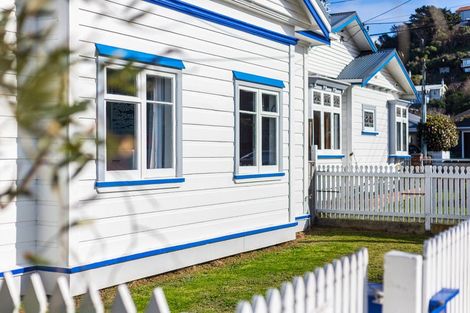Photo of property in 39 Humber Street, Island Bay, Wellington, 6023