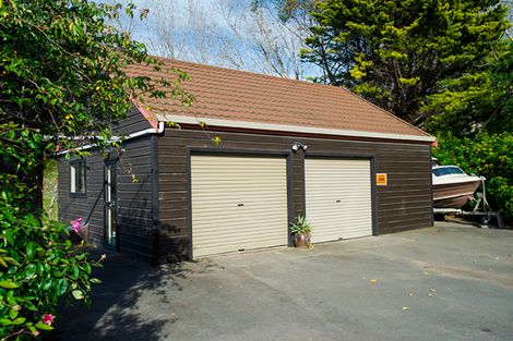 Photo of property in 52 Saddler Road, Muriwai, Gisborne, 4072