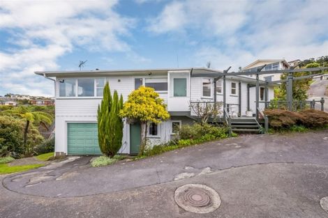 Photo of property in 18 Magnolia Grove, Maungaraki, Lower Hutt, 5010