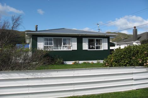 Photo of property in 214 Wellington Road, Wainuiomata, Lower Hutt, 5014