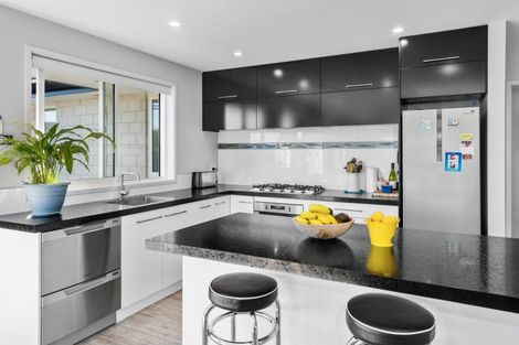 Photo of property in 49 Bathurst Crescent, Pyes Pa, Tauranga, 3112