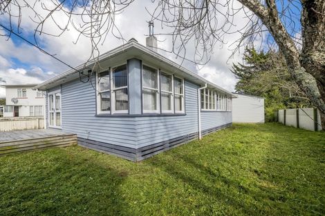 Photo of property in 18 Miro Street, Levin, 5510
