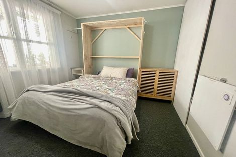 Photo of property in 11 Shackleton Grove, Stokes Valley, Lower Hutt, 5019