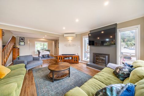 Photo of property in 473 Stokes Valley Road, Stokes Valley, Lower Hutt, 5019