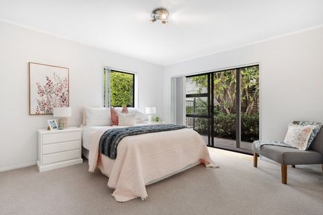 Photo of property in 3 Trident Place, Shelly Park, Auckland, 2014