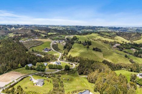 Photo of property in 16 Waymau Lane, Coatesville, 0792