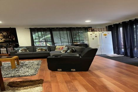 Photo of property in 48 Kingsclere Place, Goodwood Heights, Auckland, 2105