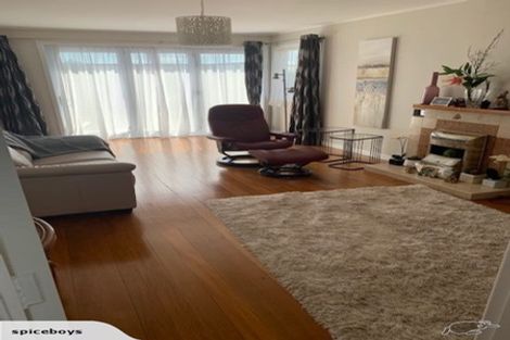 Photo of property in 7 Tatau Way, Te Atatu Peninsula, Auckland, 0610