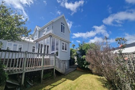 Photo of property in 41 Farm Road, Northland, Wellington, 6012