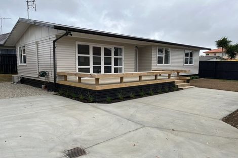 Photo of property in 2a Lansdown Place, Papakura, 2110