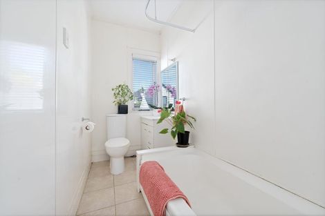 Photo of property in 9 Koromiko Street, New Lynn, Auckland, 0600