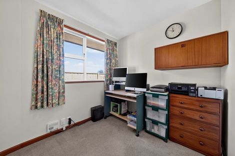 Photo of property in 73 Crofton Road, Harewood, Christchurch, 8051