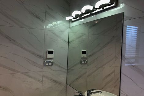 Photo of property in 20 Drumbuoy Drive, Flat Bush, Auckland, 2019